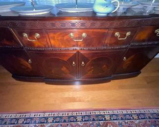 Gorgeous Vintage Server.
Solid Mahogany and Crotch Mahogany details. Brass handles.
3 top drawers and 3 lower cabinet.