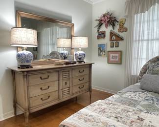 Vintage Drexel Dresser with Mirror in Fumed Oak finish. Beautiful Aged driftwood Cottage look. Solid wood. Not particle board.
9 drawers.