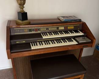 GEM G 60 Organ - make offer - brass Urn lamp