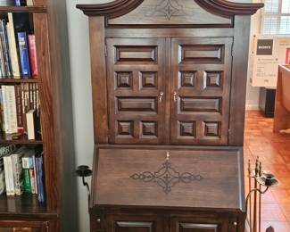 Drexel Secretary 