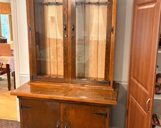 Beautiful gun cabinet