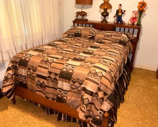Beautiful full size bed