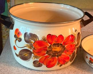MCM pot