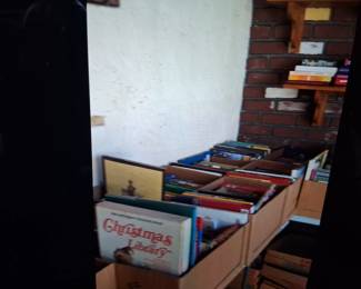Lots of books, softcover, hardcover +