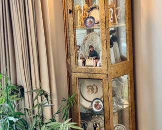 Lighted curio