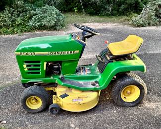 John Deere STX 38 lawn tractor mower