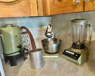 Mid century avocado small appliance 