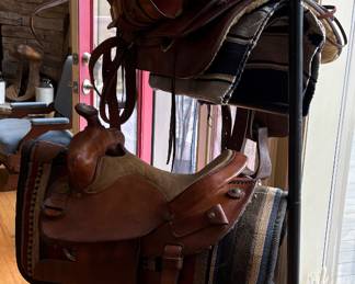3 saddle metal rack