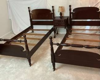 2 Bed Frames And Nightstand With Lamp