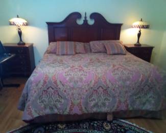 Thomasville bedroom set,king size bed 2 nightstands