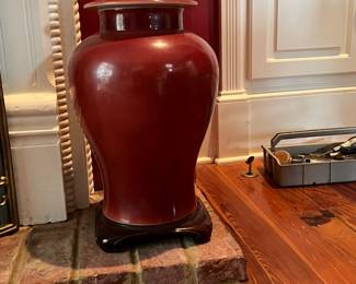 Porcelain lidded jar.
