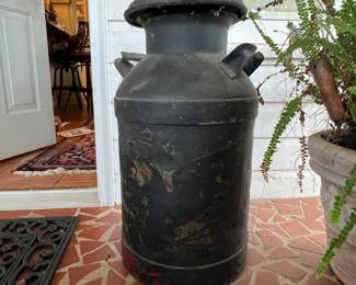 early milk can w/lid