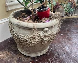 Planter ornate pattern