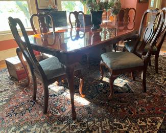 Mahogany Queen Anne table & chairs