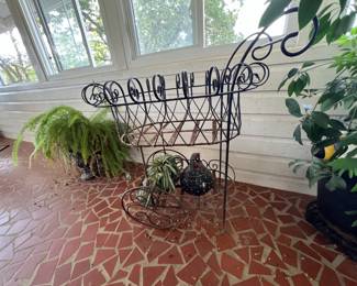 Metal plant stand