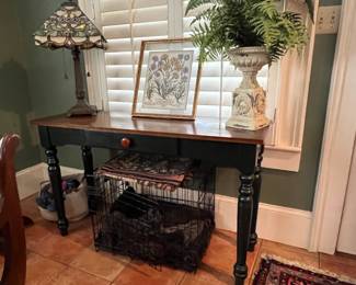 Leaded glass lamp, 1 drawer table & deco.