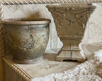 Assorted vase/ pot