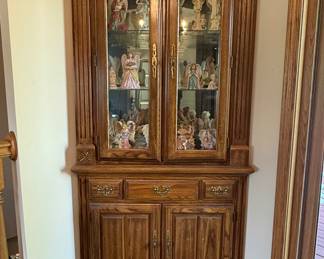 Corner Curio