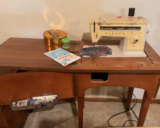 Singer Sewing Machine Model 514