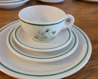 Syracuse China Set