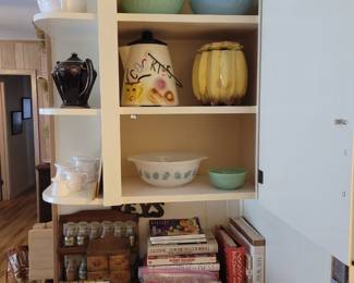 Vintage Cookie Jars, Pyrex & Fire King