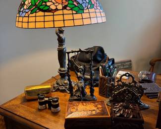 Tiffany-Style Table Lamp.