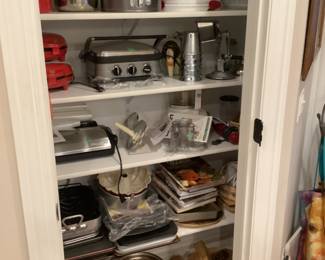 Multiple small electric kitchen appliances
