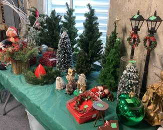 Miniature trees, lanterns that light, candle rings