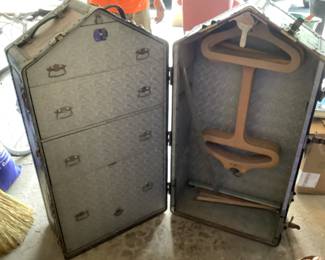 Vintage Wilt steamer trunk…..Wilt company of Chicago. Made between 1890 and 1920. Had all the original hardware and hangers. Presale $300