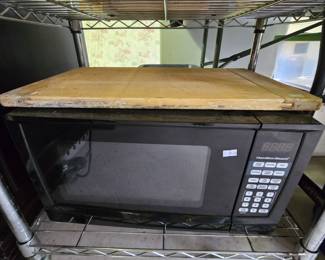 Microwave (Garage)