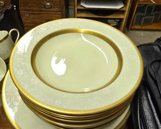 Mikasa Antique Lace Dinner Set (Garage)