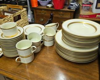 Mikasa Antique Lace Dinner Set (Garage)