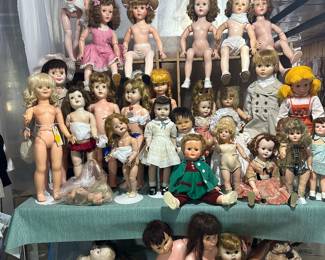 Doll collectors dream!!