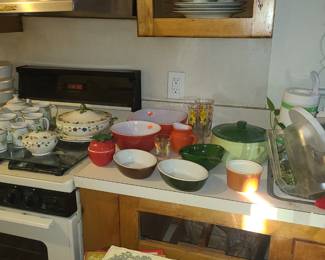 Vintage Wedgewood, Pyrex, Hall