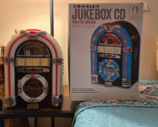 Crosley collectors edition am/fm radio and cd player jukebox