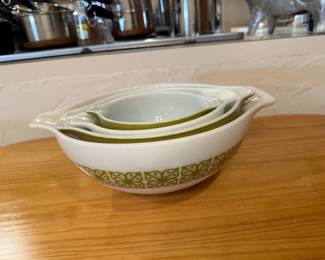 Pyrex Vintage Verde Floral Mixing Bowl Set