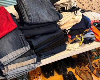 Women’s clothing, sizes 2-8
