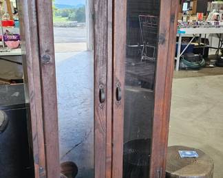 WOOD GUN CABINET