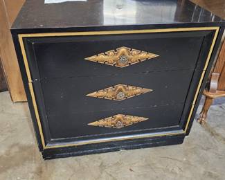 DRESSER