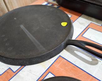 CAST IRON GRIDDLE