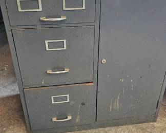 METAL FILE CABINET