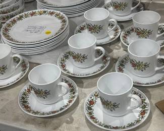 VINTAGE SPICE O LIFE 8 PC SET CORNING