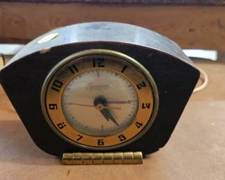VINTAGE CLOCK