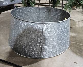 GALVANIZED METAL CHRISTMAS TREE COLLAR
