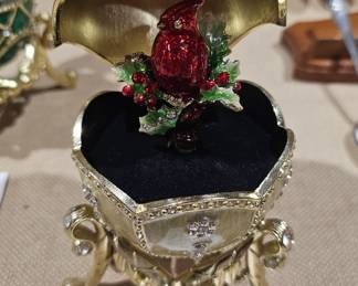 CHRISTMAS EGG MUSIC BOX