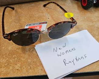 WOMENS RAYBAN SUNGLASSES
