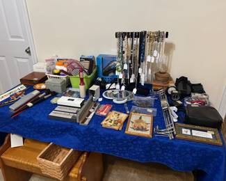 costume jewelry, misc.
