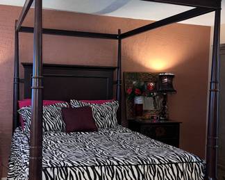 Queensize Canopy Bed