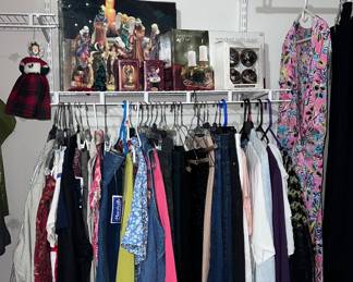 Lots of Women's clothes from small to large