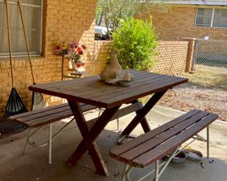 VINTAGE ALUMINUM AND WOOD PICNIC TABLE